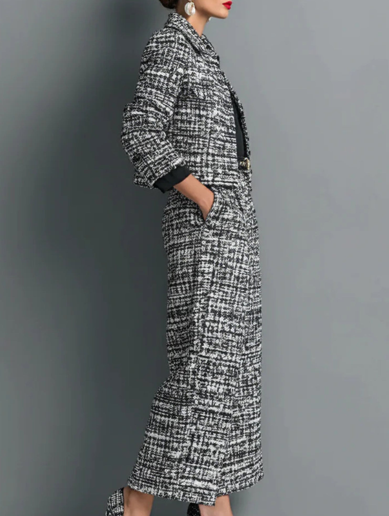 Women's Lapel Slim Fit Short Jacket and Pants Set_CWSS01458