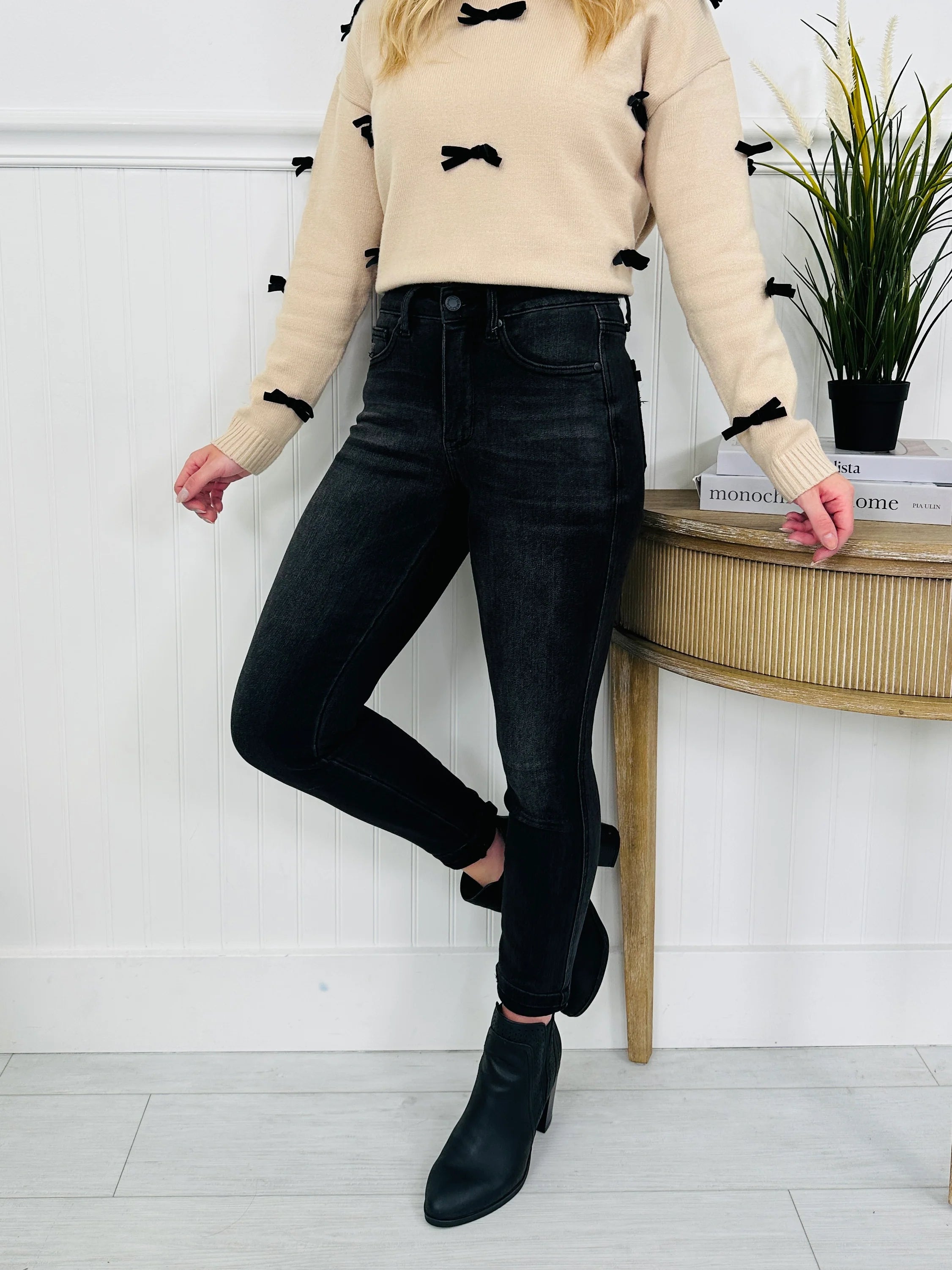 Judy Blue Blackout Beauty Tummy Control Skinny Jeans