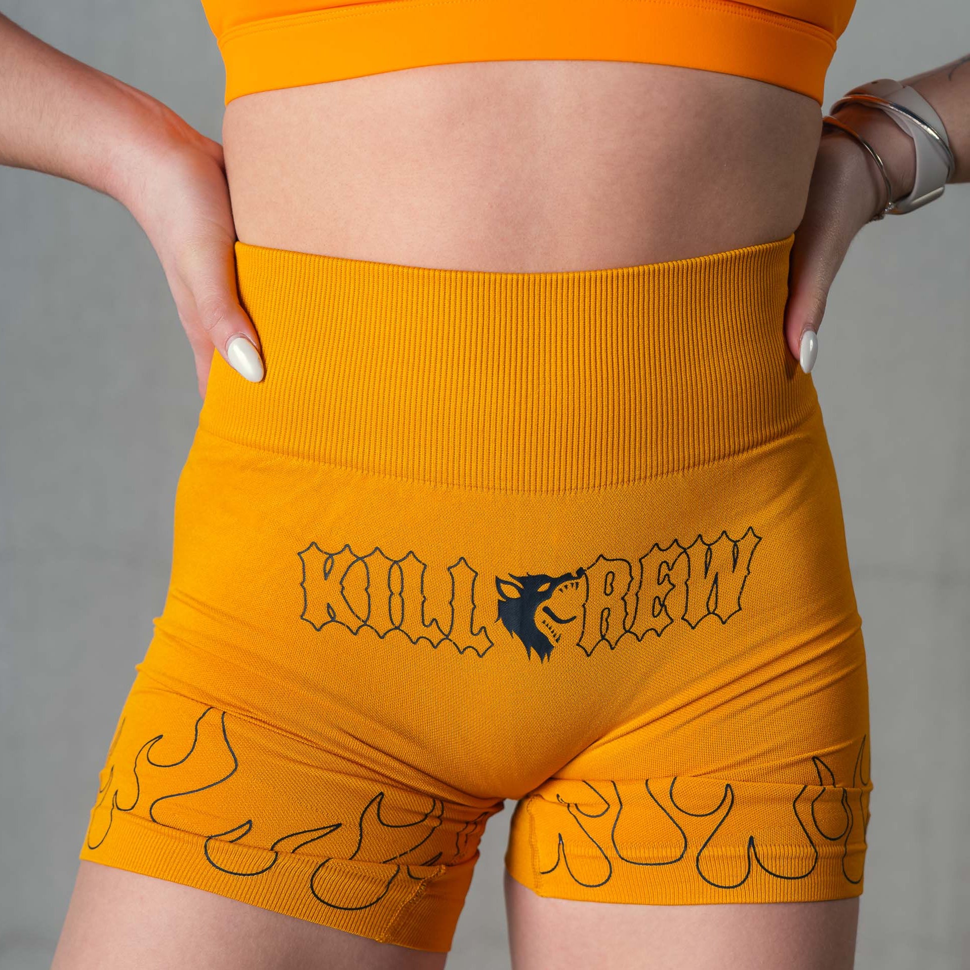 SEAMLESS FLAMES BIKER SHORTS - ORANGE / BLACK