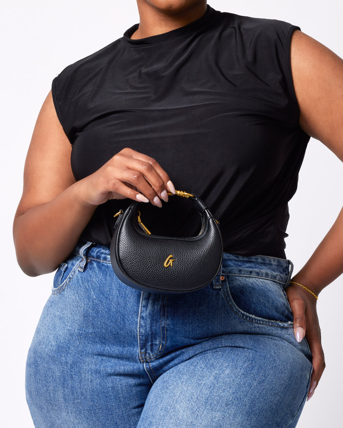 NANO PEBBLE HOBO BAG - BLACK