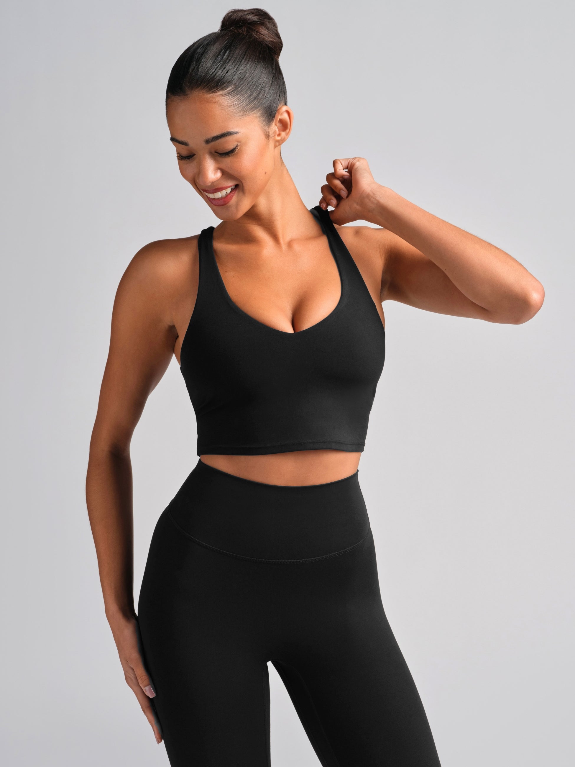 ComfrtCore™ V-Neck Crop Tank